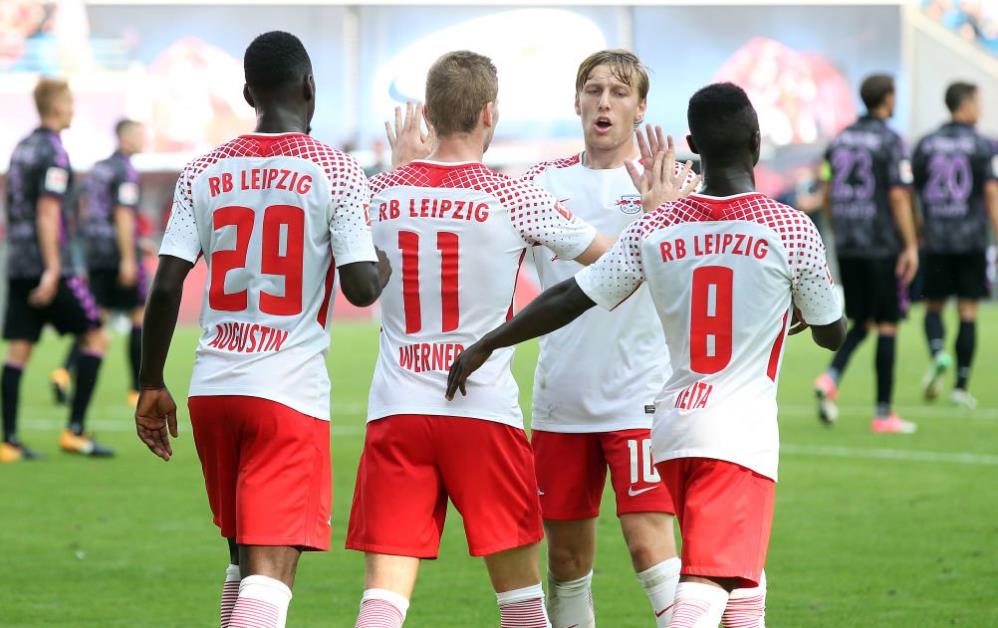 的脚步临近 的脚步临近